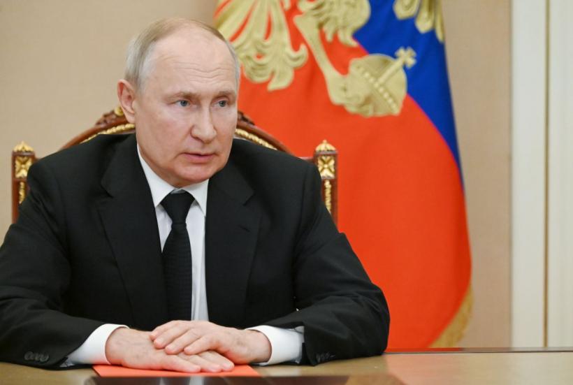 Elevii ruși învață cum a salvat Vladimir Putin omenirea