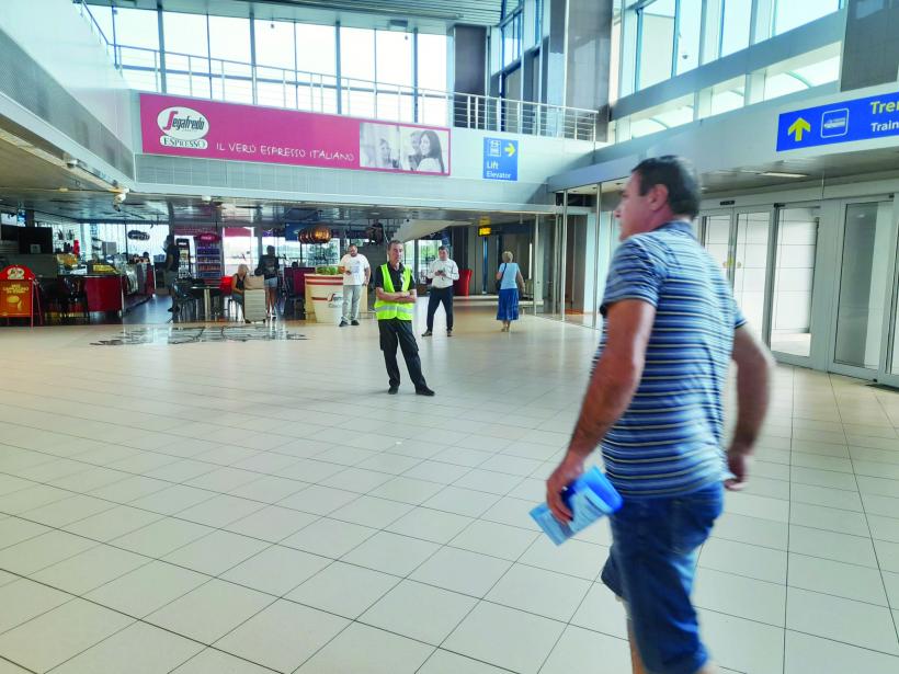 Bărbat dat în urmărire națională, găsit în Aeroportul Brașov-Ghimbav