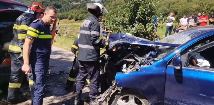 Accident grav pe un drum județean din Bistrița-Năsăud. Patru tineri au fost răniți. A fost chemat elicopterul SMURD 18854415