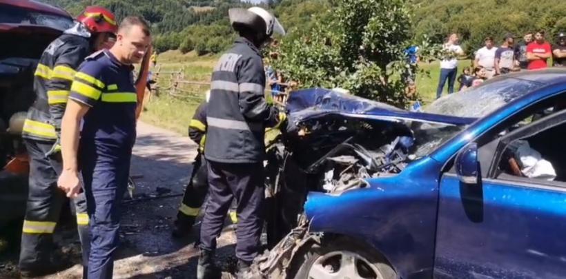 Accident grav pe un drum județean din Bistrița-Năsăud. Patru tineri au fost răniți. A fost chemat elicopterul SMURD