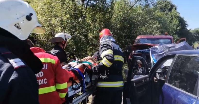 Accident grav pe un drum județean din Bistrița-Năsăud. Patru tineri au fost răniți. A fost chemat elicopterul SMURD 18854416