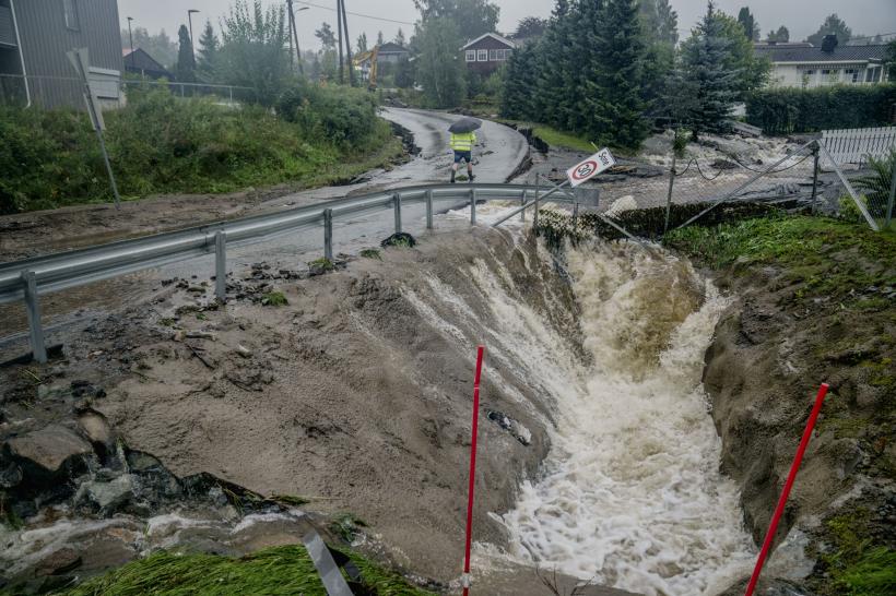 Atenție unde călătoriți! Cod roșu de inundații în Norvegia