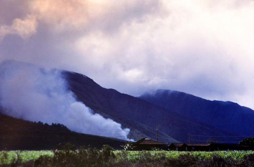 Atenție unde călătoriți! Incendii și uragan în Hawaii 18854365