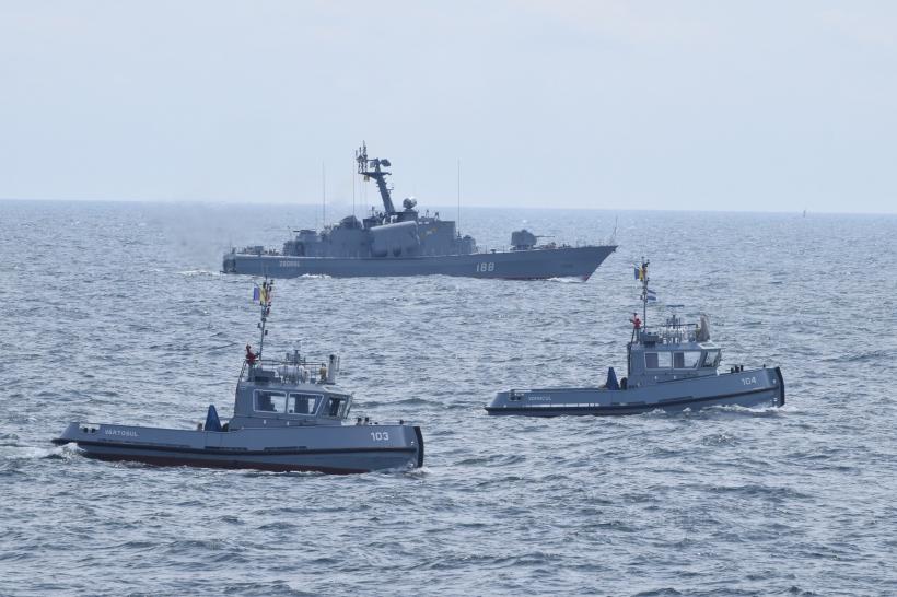 O navă militară și un elicopter vor inspecta litoralul românesc de la Constanța la Mangalia