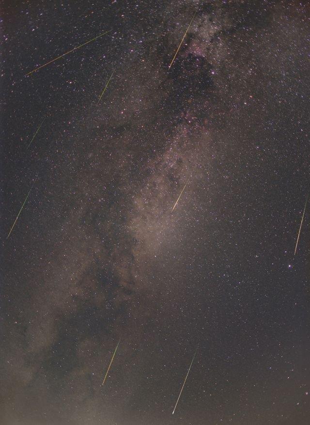 Cel mai frumos spectacol astronomic al anului. Perseidele sunt vizibile pe cerul României 18854522