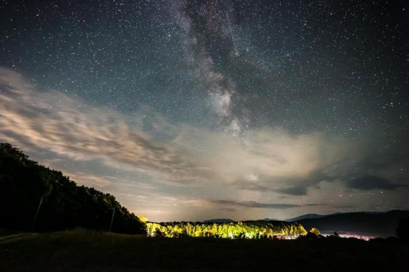 Cel mai frumos spectacol astronomic al anului. Perseidele sunt vizibile pe cerul României