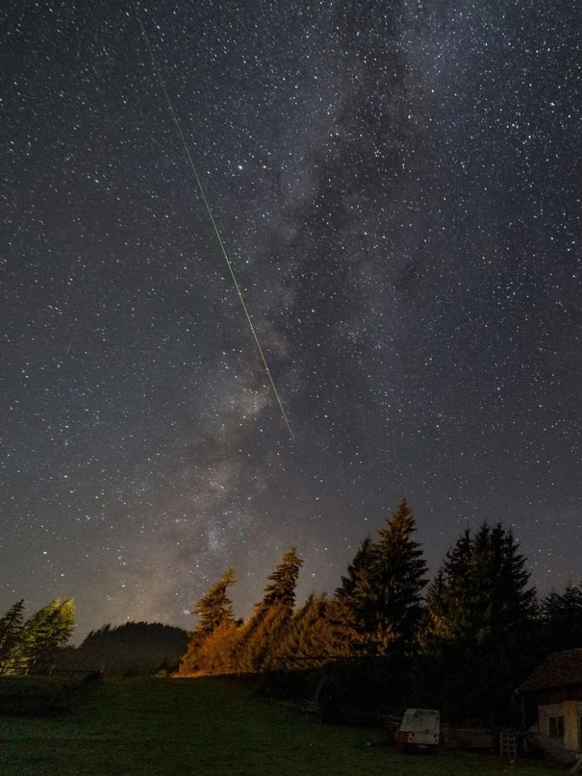 Cel mai frumos spectacol astronomic al anului. Perseidele sunt vizibile pe cerul României 18854526