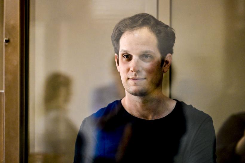 Ambasadorul SUA în Rusia l-a vizitat din nou în închisoare pe jurnalistul Evan Gershkovich, acuzat de spionaj 18854632