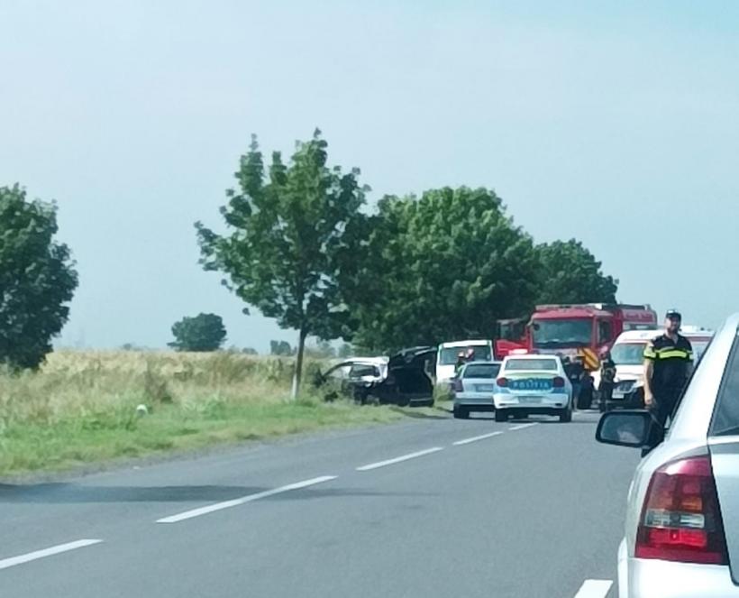 Șase persoane au fost rănite într-un accident pe DN 2, la Buzău 18854826