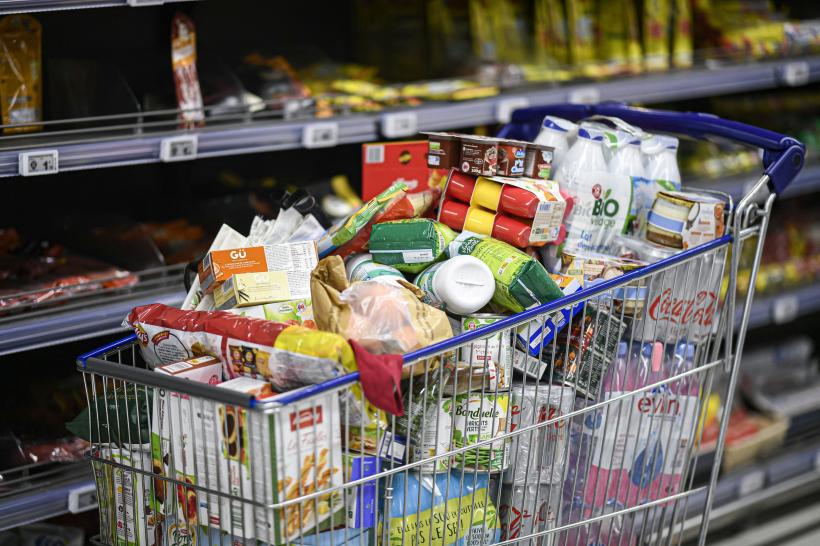 Preţurile medii ale alimentelor de bază au scăzut la început de august cu până la 43% față de iunie