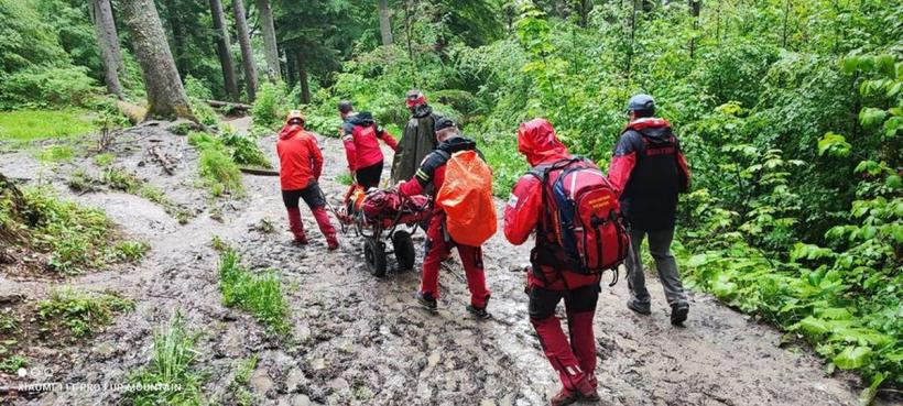 Intervenţie a salvamontiştilor după ce o turistă din Ungaria s-a accidentat la Bâlea Lac