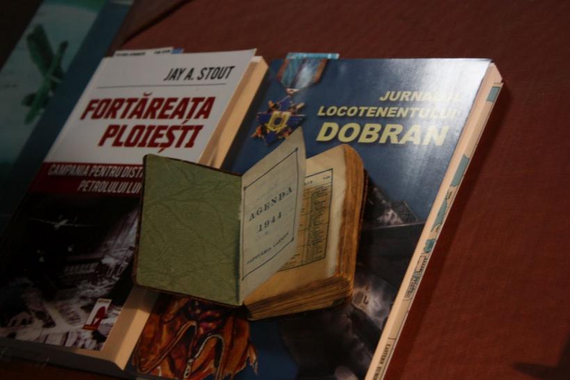 Poveștile neștiute ale piloților-eroi ai României 18854709