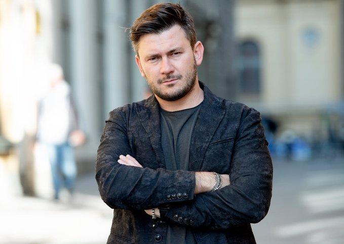 Scriitorul rus Dmitry Glukhovsky, condamnat la 8 ani de închisoare pentru că a criticat războiul Rusiei în Ucraina 18854781