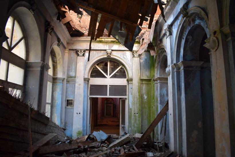 Infracțiuni descrise pe 442 de pagini. 1 miliard de euro, pentru refacerea stațiunii Herculane, după marele jaf 18854732