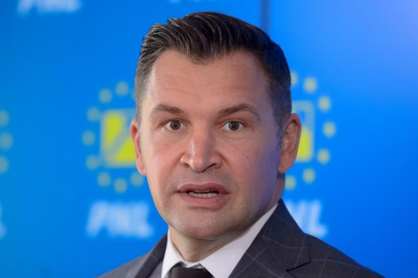 Stroe (PNL): George Simion dezinformează românii şi foloseşte populaţia în propriul interes electoral