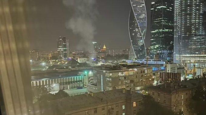 Moscova, sub asediu! Dronele au lovit un centru expozițional 18855152