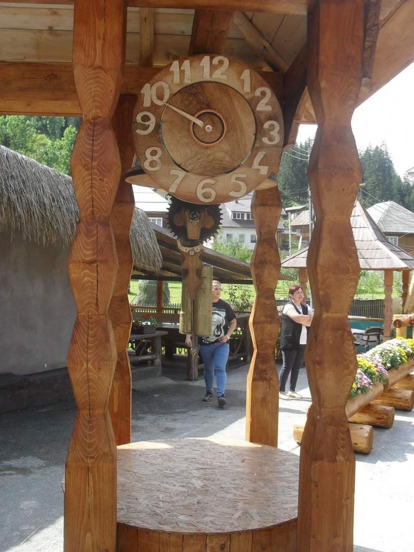 Apusenii, promovați cu sculptură și meșteri lemnari 18855080