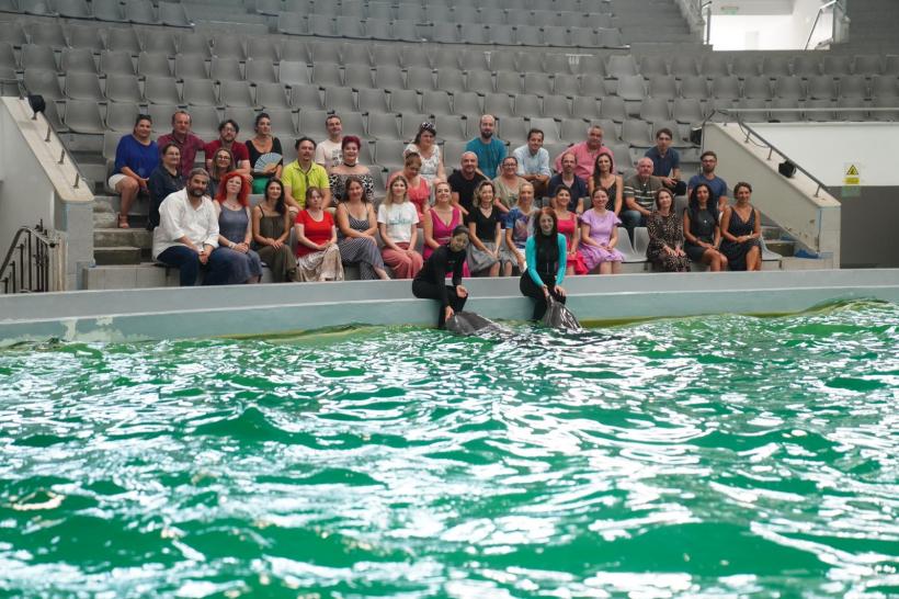 O asociere spectaculoasă: Corul Madrigal și delfinii din Constanța! 18855137