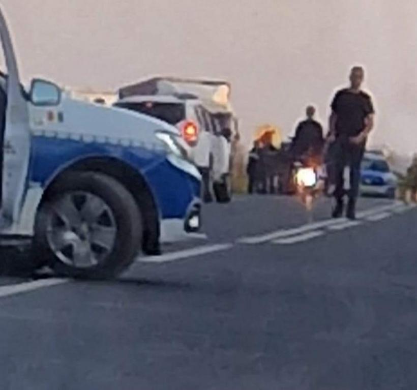 Carnagiu la ieșire din 2 Mai: O mașină a intrat în plin într-un grup de 8 pietoni. Doi tineri de18 şi 20 de ani au murit. Șoferul a fugit de la locul accidentului. Era drogat 18855261