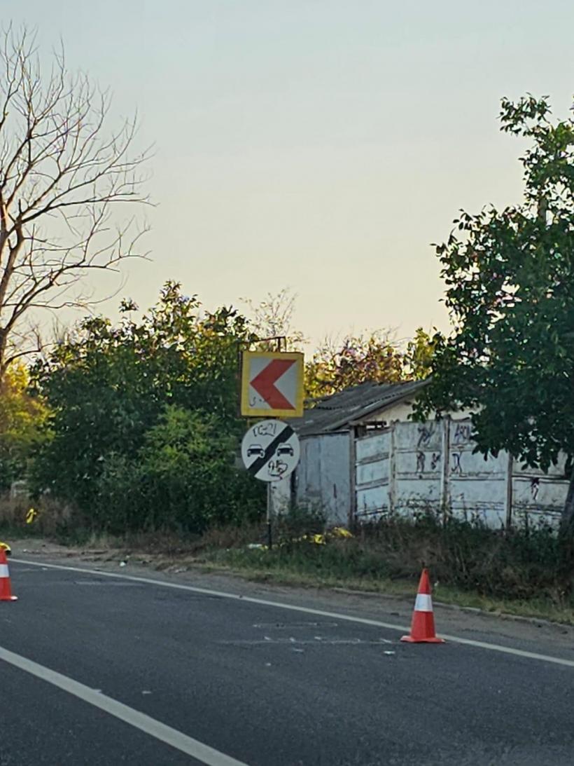 Carnagiu la ieșire din 2 Mai: O mașină a intrat în plin într-un grup de 8 pietoni. Doi tineri de18 şi 20 de ani au murit. Șoferul a fugit de la locul accidentului. Era drogat 18855262