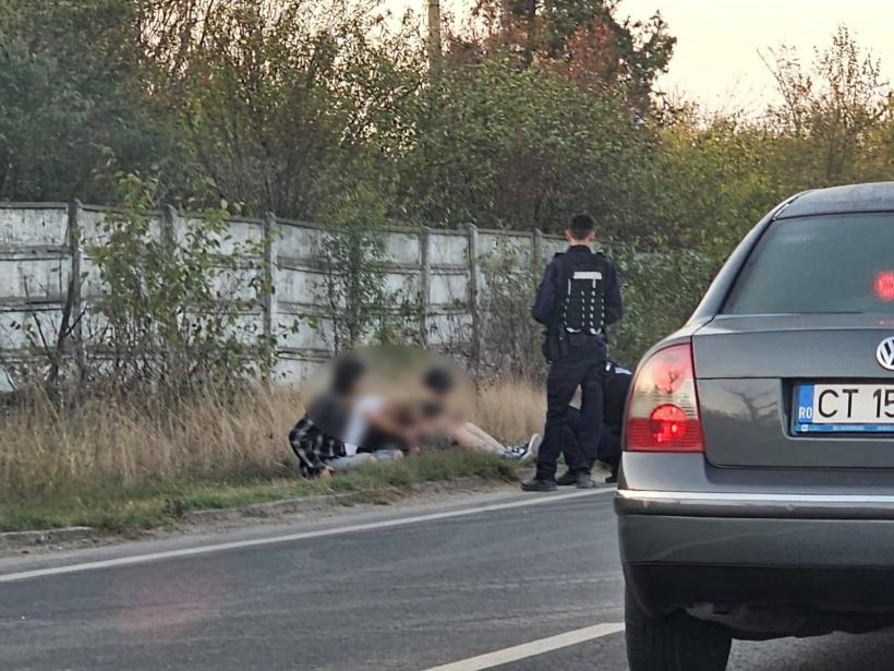 Carnagiu la ieșire din 2 Mai: O mașină a intrat în plin într-un grup de 8 pietoni. Doi tineri de18 şi 20 de ani au murit. Șoferul a fugit de la locul accidentului. Era drogat 18855263