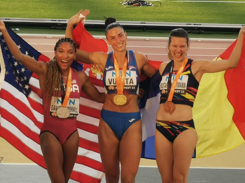 România scrie istorie la Mondialele de Atletism: Alina Rotaru, medalia de bronz la săritura în lungime 18855472