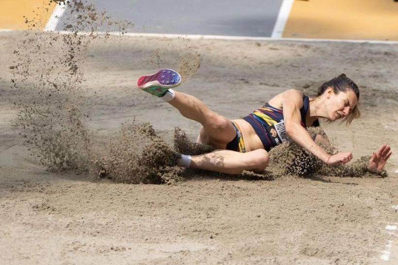 România scrie istorie la Mondialele de Atletism: Alina Rotaru, medalia de bronz la săritura în lungime 18855474