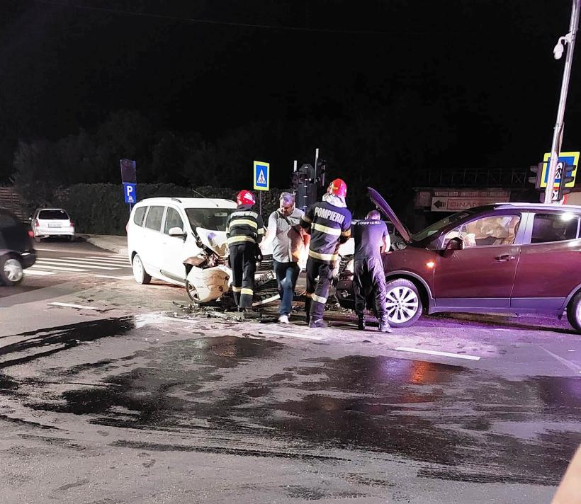 Șoferii beți distrug destine: Încă un accident cu trei victime. Bărbatul a lovit o mașină care aștepta la semafor