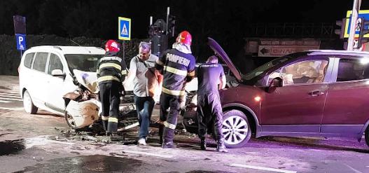 Șoferii beți distrug destine: Încă un accident cu trei victime. Bărbatul a lovit o mașină care aștepta la semafor 18855395