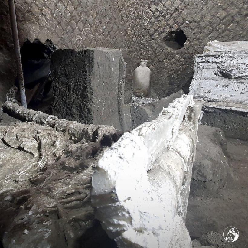 Descoperire uimitoare despre viața sclavilor din Pompeiul antic. Iată imaginile unui mic dormitor de acum aproape 2000 de ani 18855505