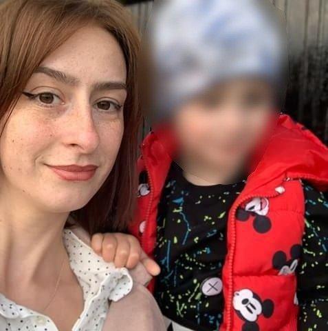 Ea este Lorela, mama ucigașă care și-a aruncat copiii pe geam, la Botoșani: N-am vrut să le fac nimic rău! Nu vreau să creadă lumea că sunt criminală 18855548