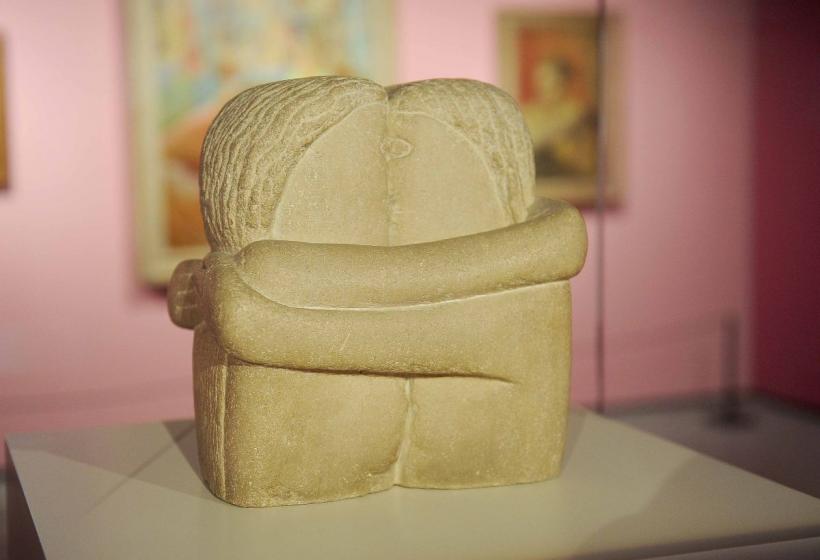 Celebra sculptură ''Sărutul'' de Constantin Brâncuşi expusă la Art Safari 18855654