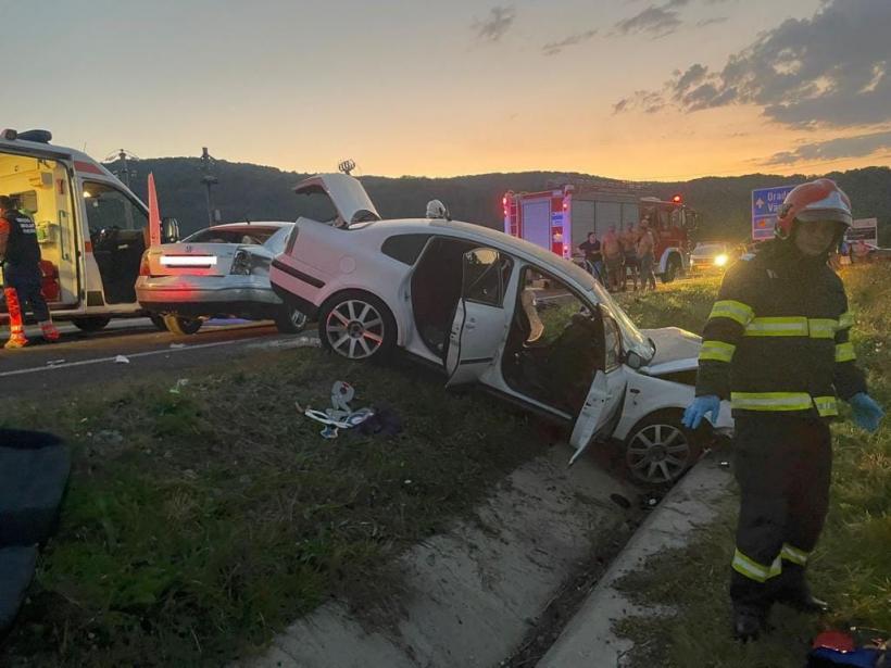 Accident cu patru victime între Arad și Hunedoara. Două persoane sunt în comă 18855835