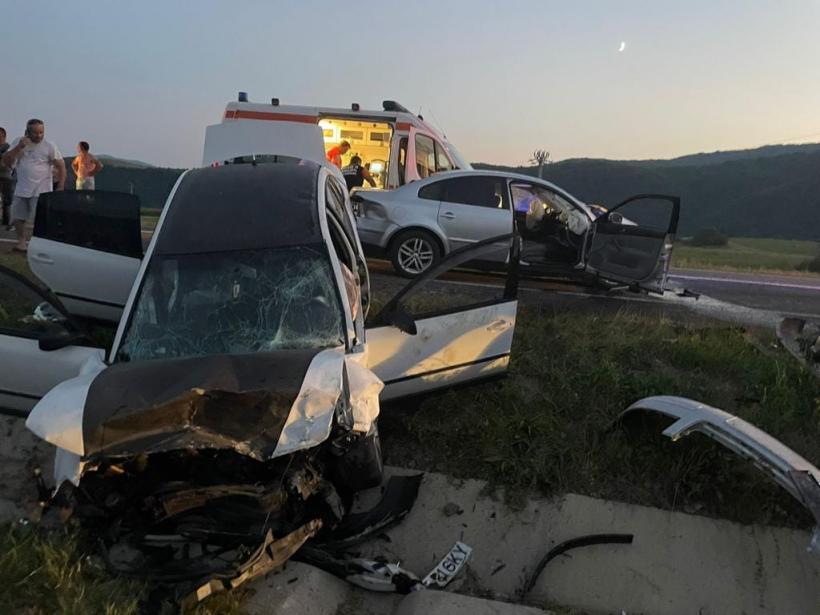 Accident cu patru victime între Arad și Hunedoara. Două persoane sunt în comă