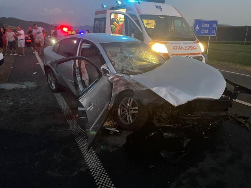 Accident cu patru victime între Arad și Hunedoara. Două persoane sunt în comă 18855837