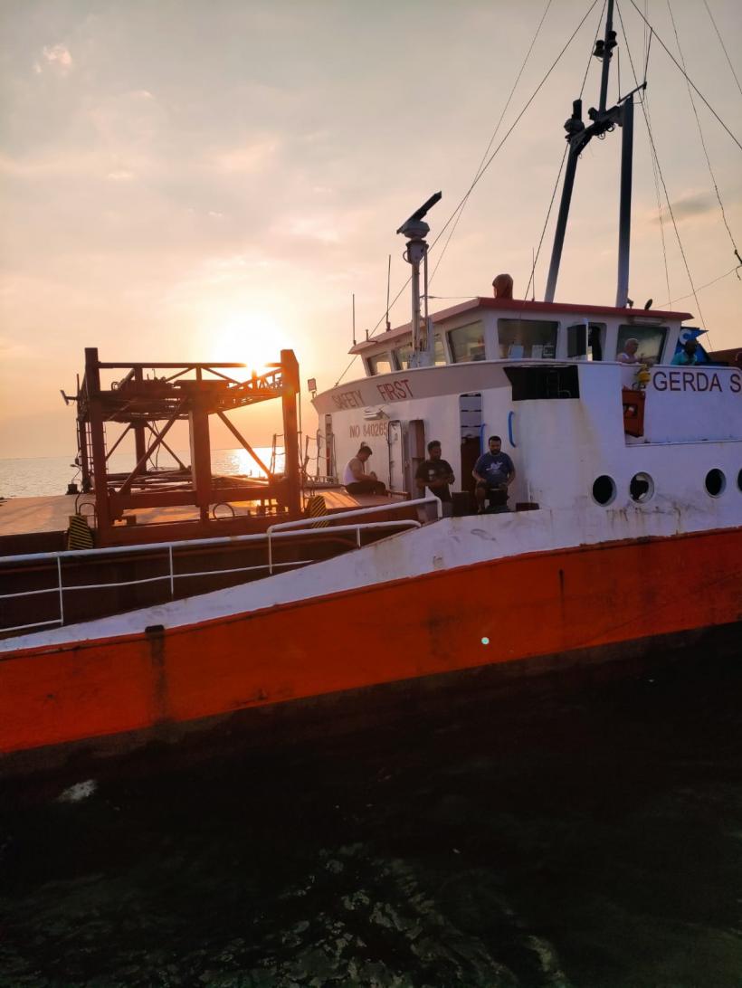 Intervenție de urgență la Sulina! Marinar turc cu probleme medicale, salvat de un echipaj ARSVOM 18855844