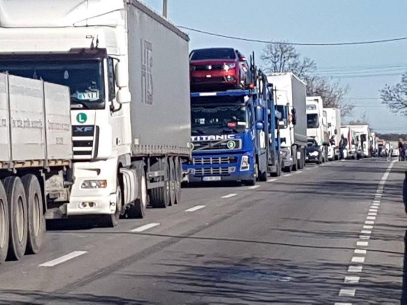Camioanele, interzise pe toate drumurile naționale, expres și autostrăzi în județele unde e caniculă