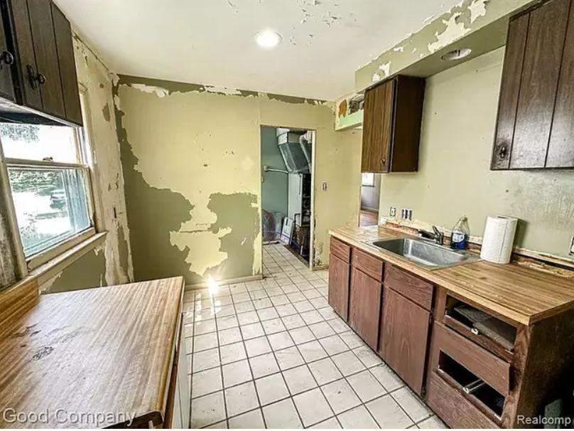 Cea mai ieftină casă din lume se vinde cu 5 lei 18855922