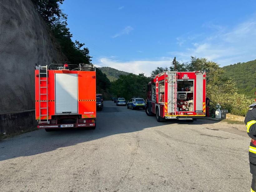 A ajuns cu mașina în râu din cauza unui inconștient care circula neregulamentar pe contrasens 18856009