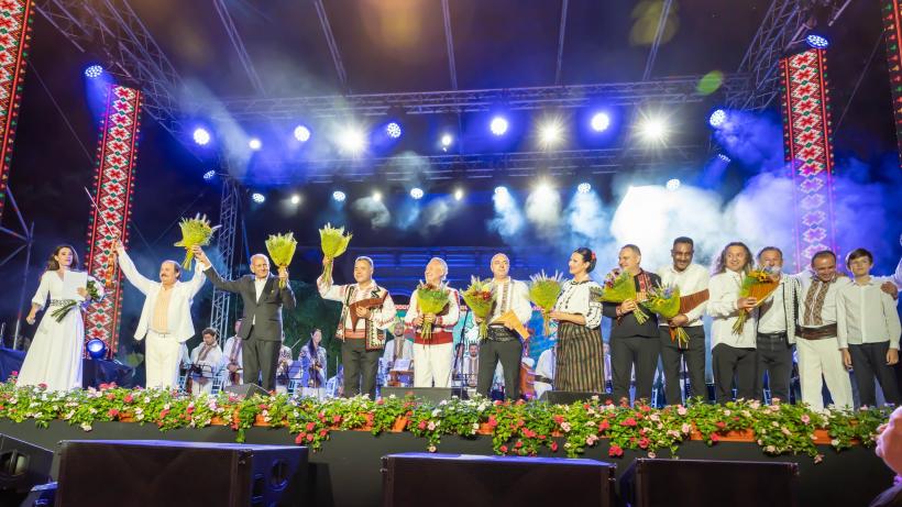  Peste 6.000 de oameni prezenți la Festivalul Internațional de Nai “Gheorghe Zamfir” 18855812