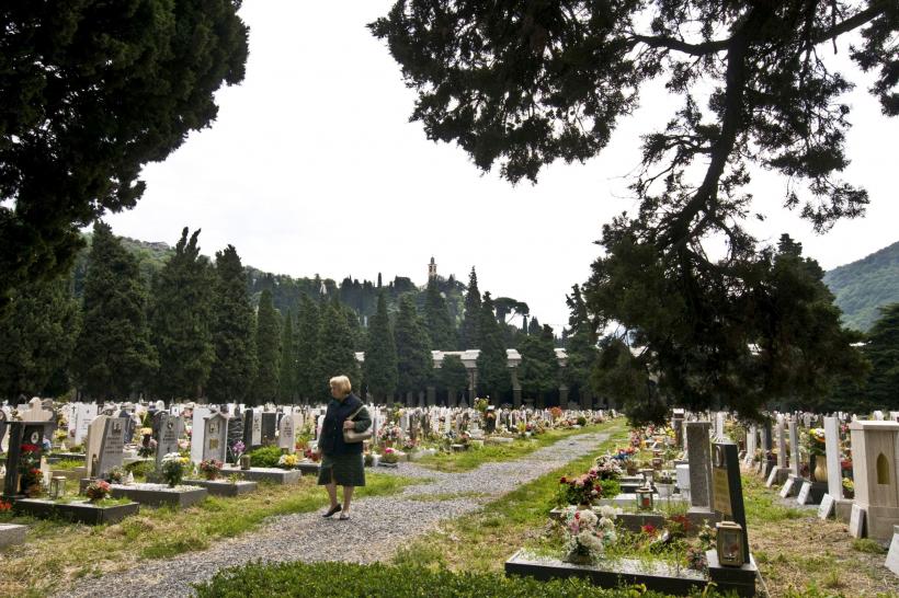 Decizie inedită într-un oraș din Toscana. Autoritățile locale vor să vândă cimitirele