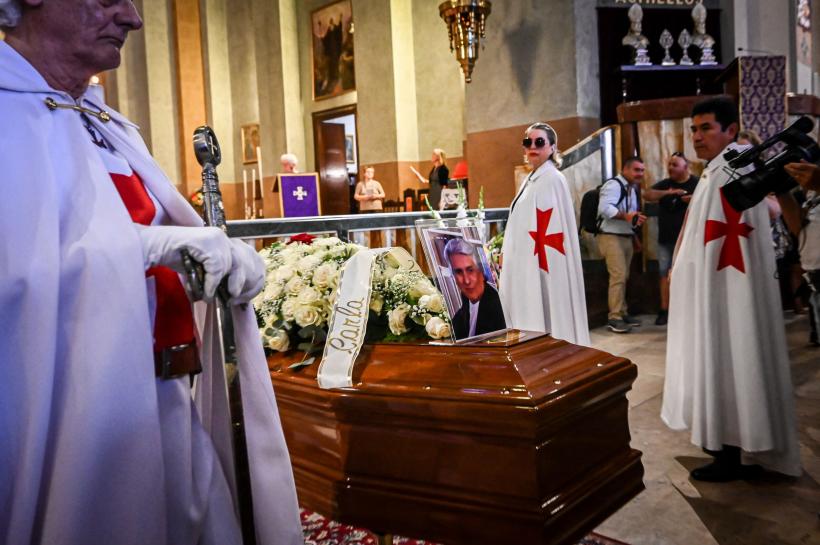 Funeralii pentru un italiano vero: Rămas bun, Toto Cutugno 18856163