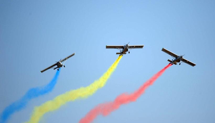Show aviatic la aeroportul Băneasa 18856402