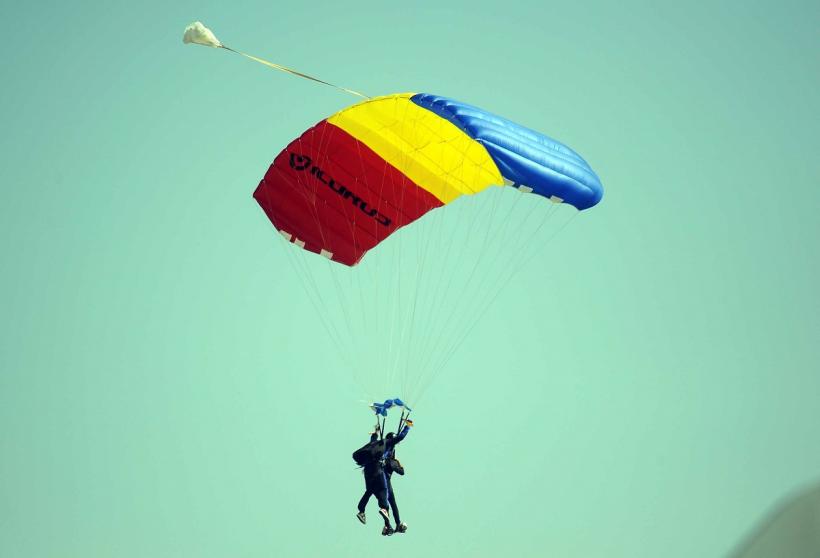 Show aviatic la aeroportul Băneasa 18856410