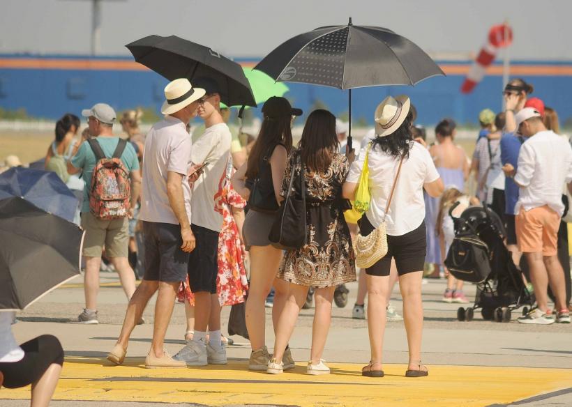 Show aviatic la aeroportul Băneasa 18856418