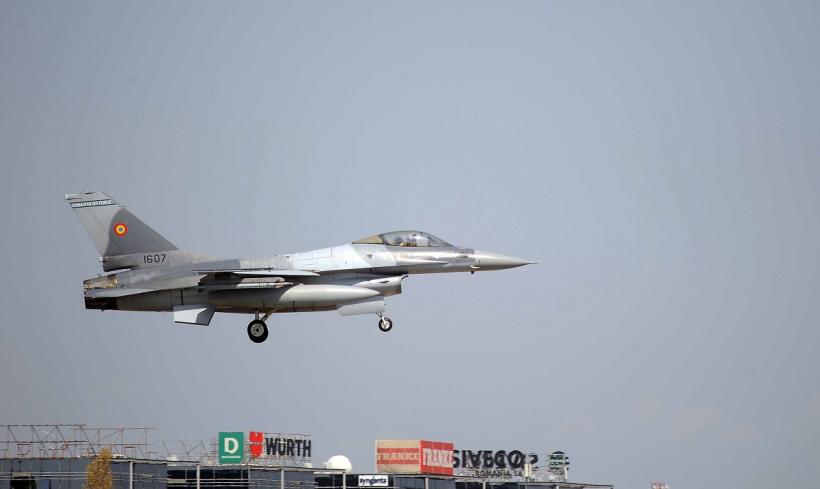 Show aviatic la aeroportul Băneasa 18856428