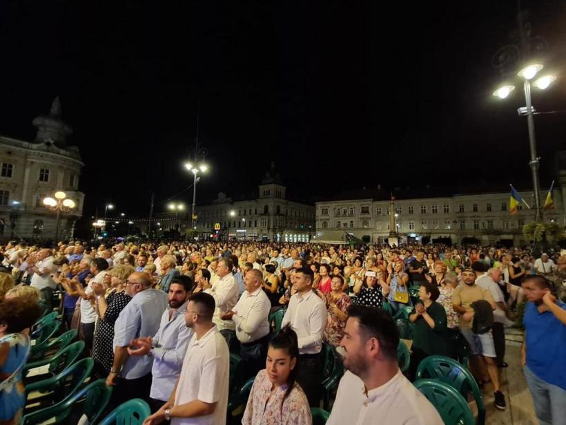 Mii de spectatori i-au aplaudat pe mezzosoprana Ruxandra Donose, tenorul Ramón Vargas și soprana Leontina Văduva în concertul care a încheiat International Salbek Opera Masterclass și Zilele Aradului 18856744