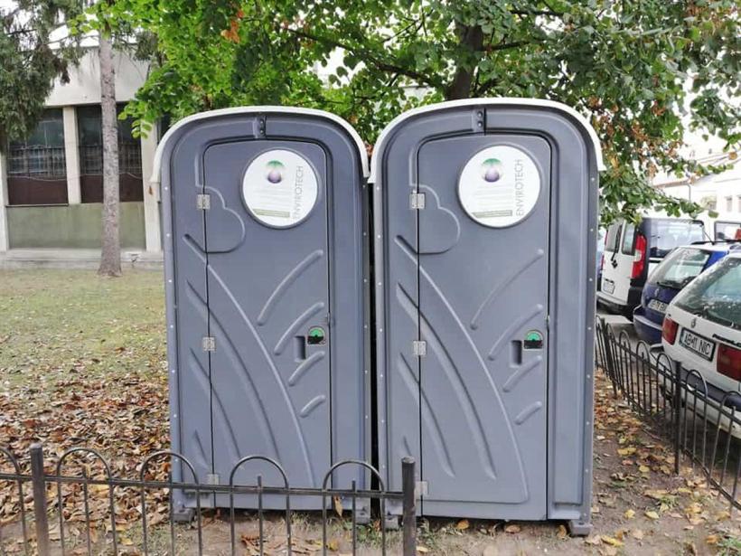 Căutați banii? I-au băgat în WC-uri 18856727