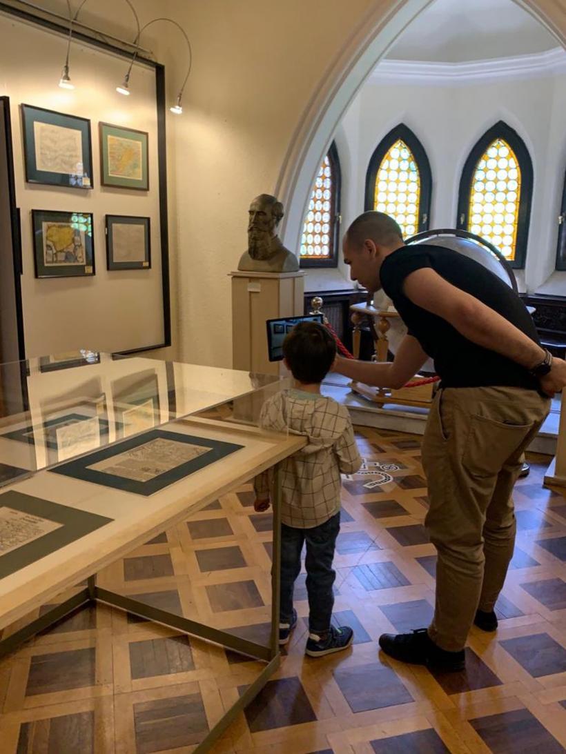 Muzeul Național al Hărților și Cărții Vechi anunță participarea cu ctul „Hands on the map!” @ Maps Museum în programul DOORS – Digital Incubator for Museums 18856908