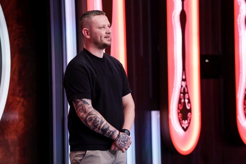 Românul care a gătit pe iahtul lui Onassis pentru Leonardo DiCaprio vrea să-i cucerească pe jurați în sezonul 12 Chefi la cuțite 18856764